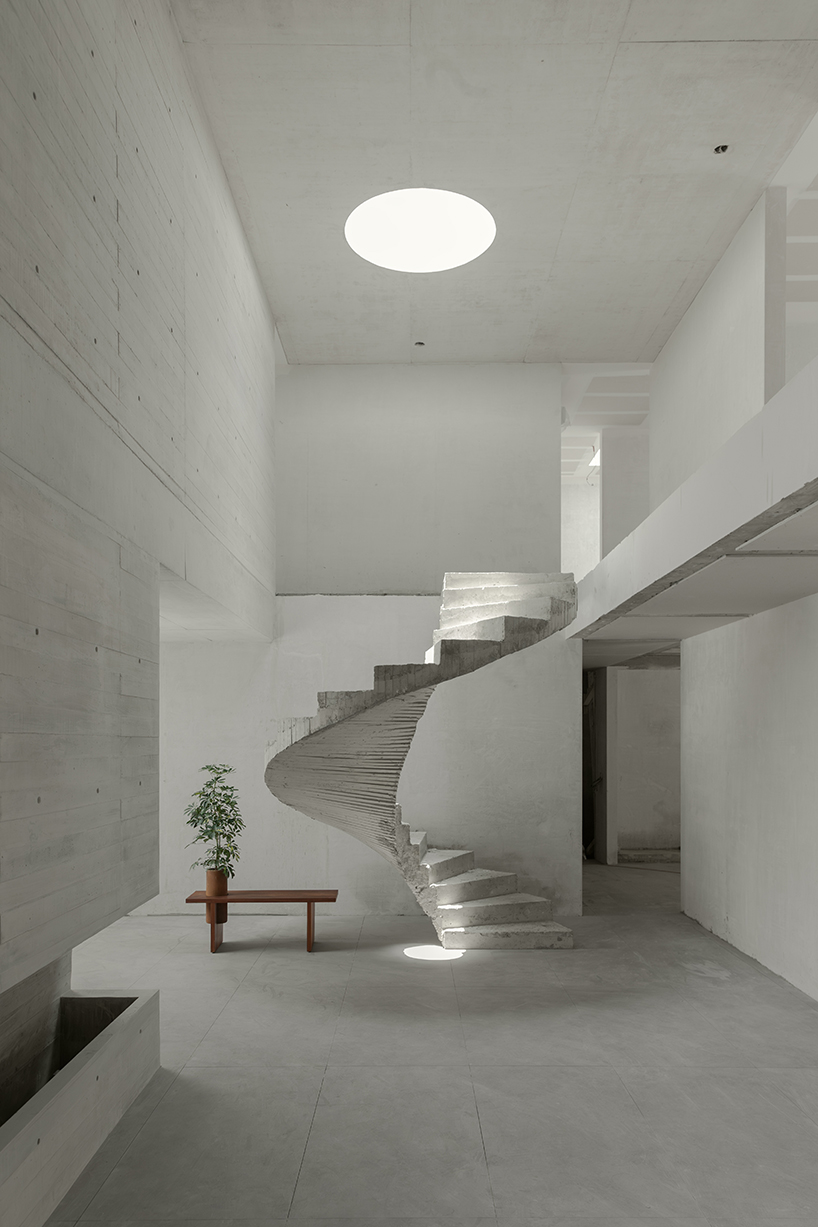 wooden furniture pieces, banca tres and silla cuatro, interact with space, materiality, and light