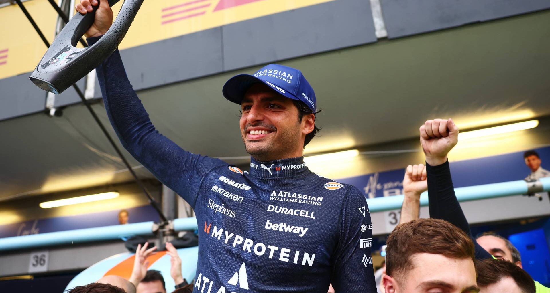 Primer podio de Carlos Sainz en Williams tras un recital en el GP de Azerbaiyán