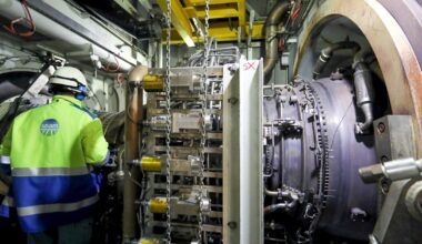 Italy’s Snam Plans to Delay Open Grid Europe Deal, Sole Says