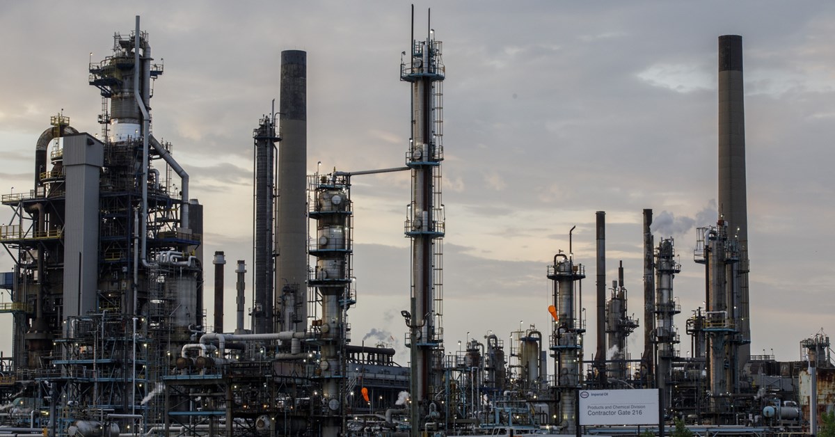 Imperial Oil to Cut 20% of Workforce as Crude Prices Drop