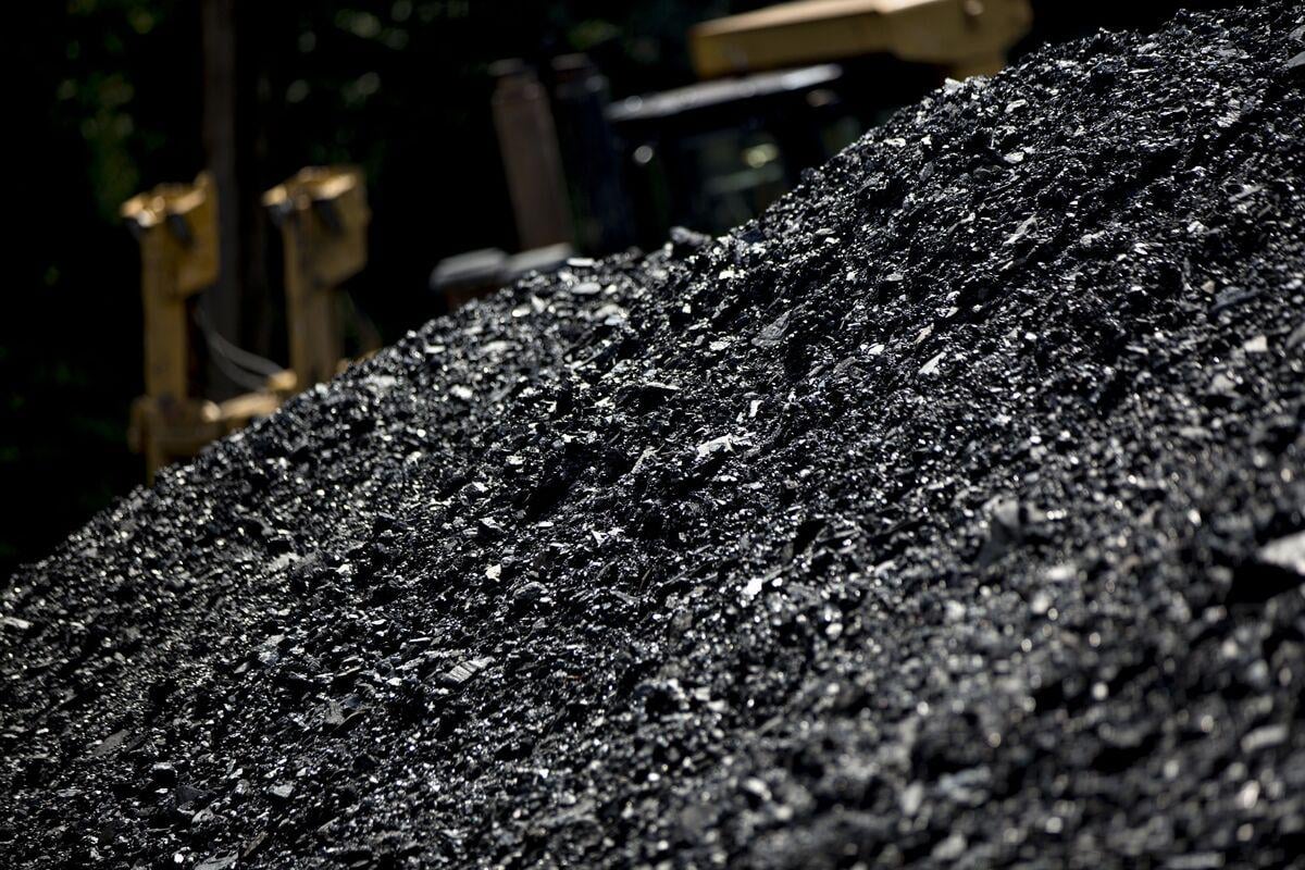 Trump Opens 13 Million Acres for Coal Mines to Aid Ailing Sector