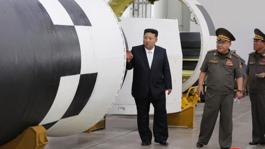 Kim Jong-un’s New Hwasong-20 ICBM May Carry Multiple Warheads With Russian Help