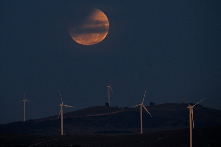 RTL Today - In Luxembourg too: 'Blood Moon' to rise during total lunar eclipse Sunday night