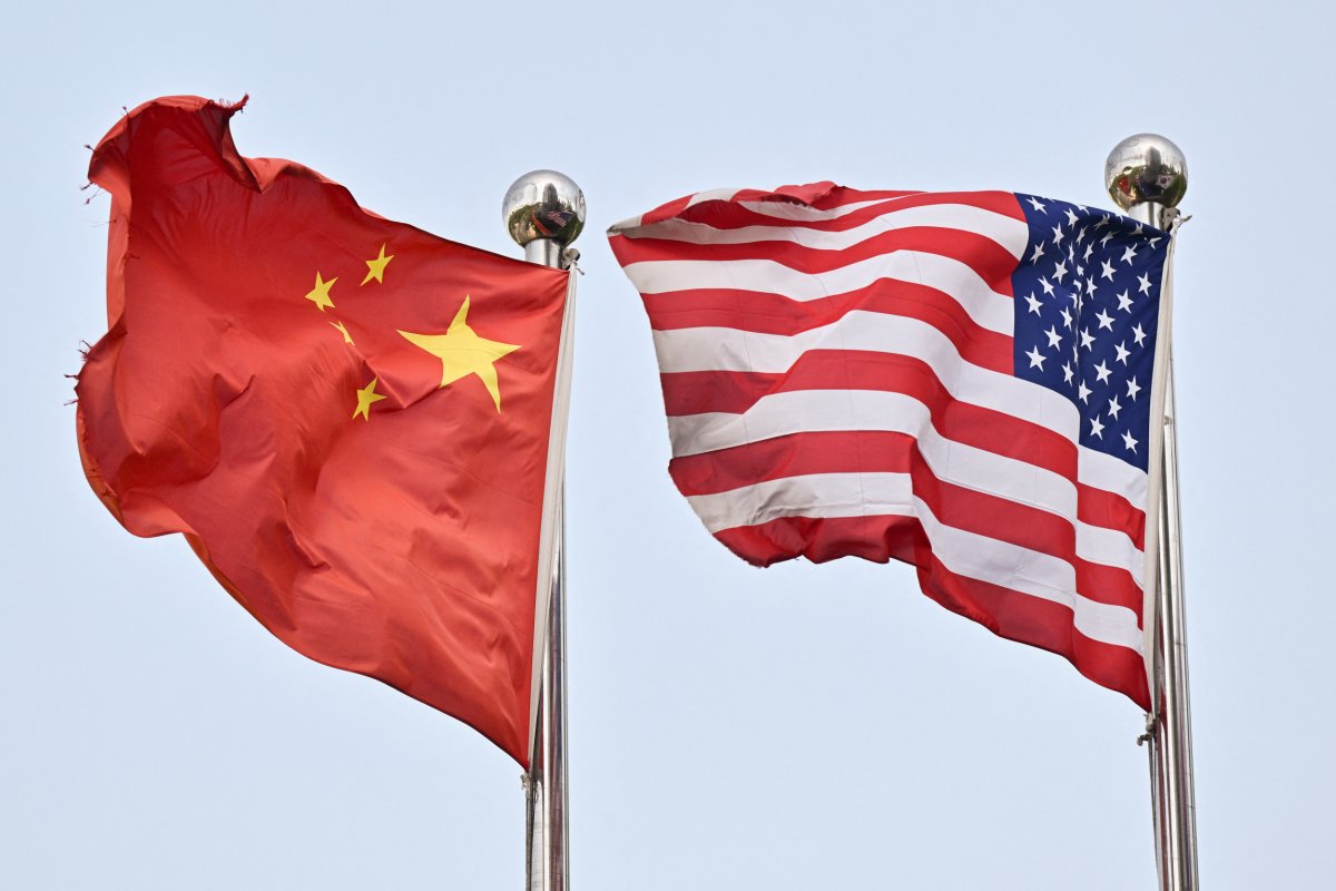  Chinese and U.S. flags 