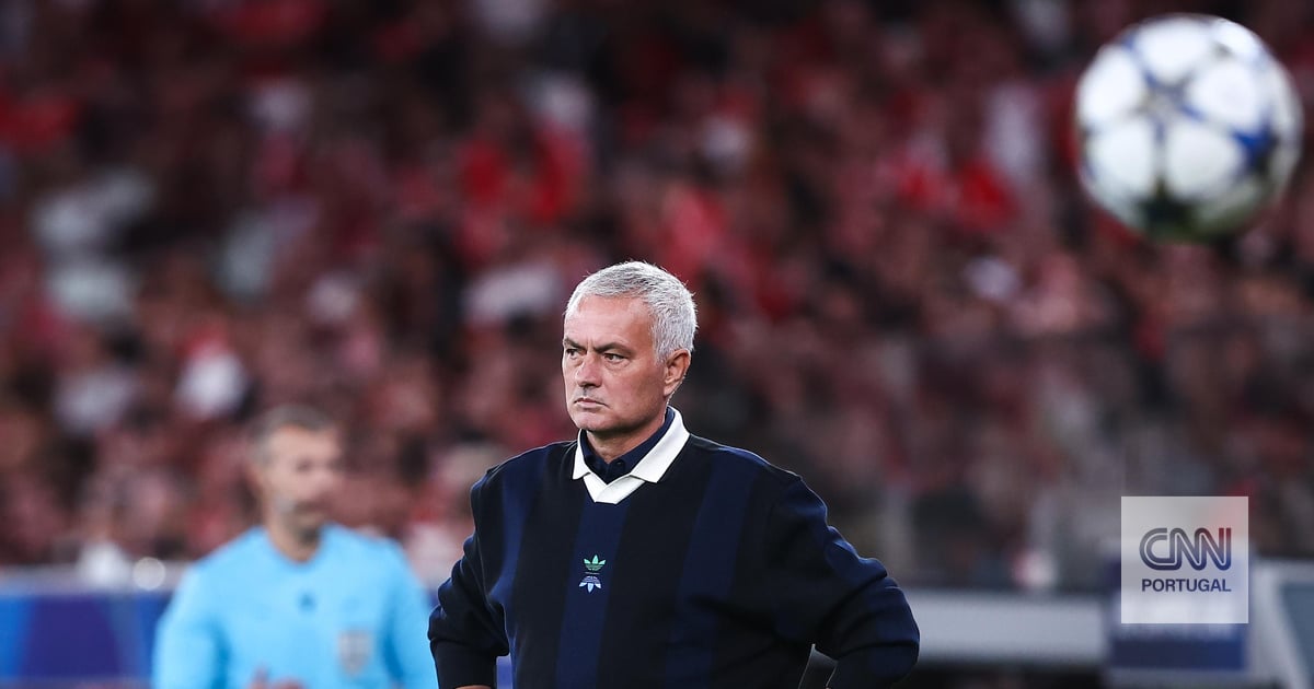 Benfica em negociações com José Mourinho