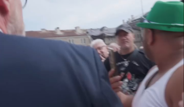 zmatený pán při konfrontaci zjišťuje, že je v argumentační nouzi