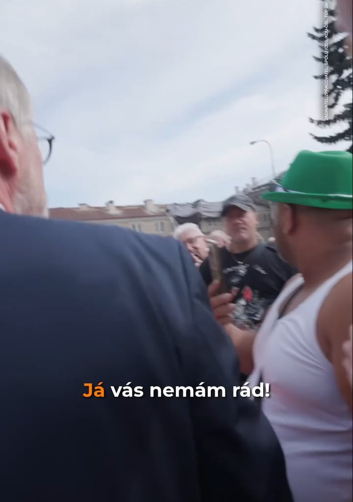 zmatený pán při konfrontaci zjišťuje, že je v argumentační nouzi