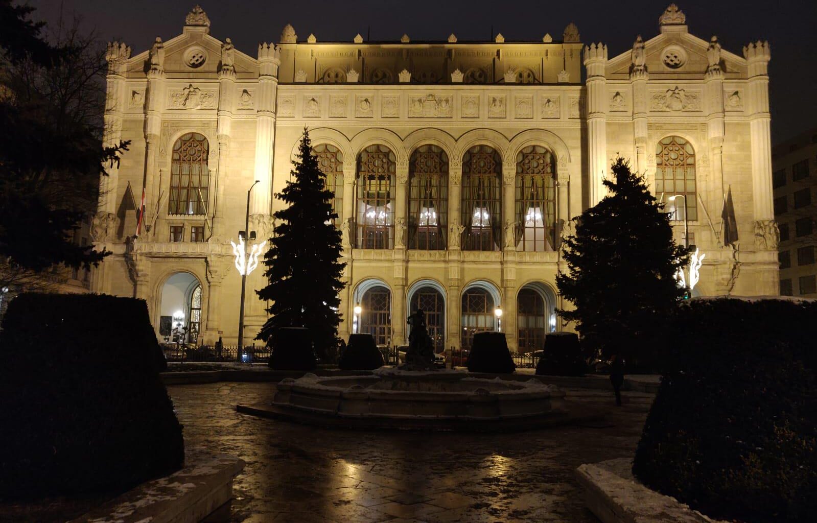 Pesti Vigadó, concert hall, Budapest, Hungary. OC.