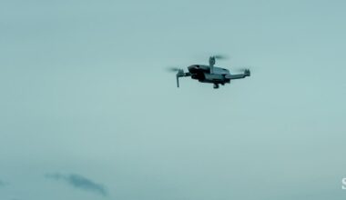 Nov incident na Poljskem: nad vladno stavbo v Varšavi sestreljen dron