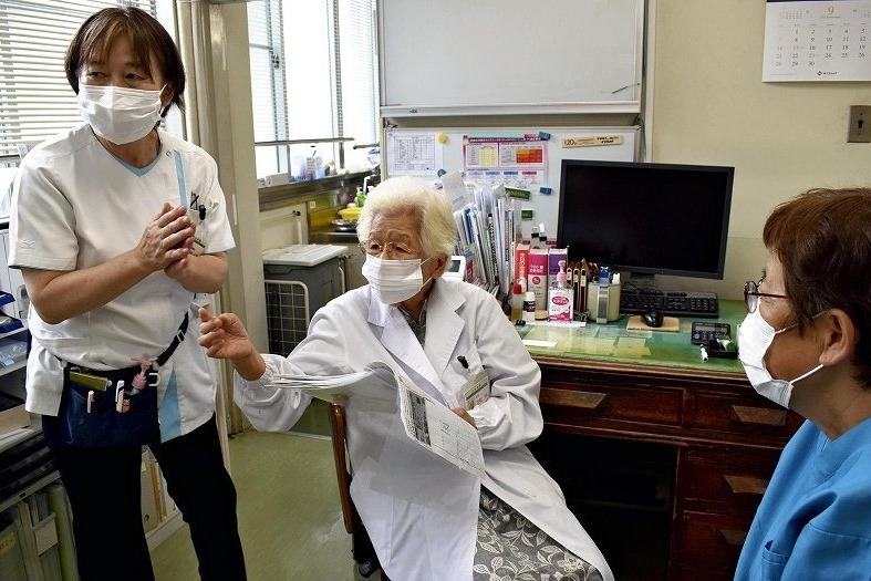 At 100 years old, Dr Teru Kasamatsu continues to see outpatients three days a week at Kasamatsu Hospital in Japan.