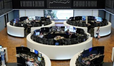 European shares finish week flat after key central bank verdicts