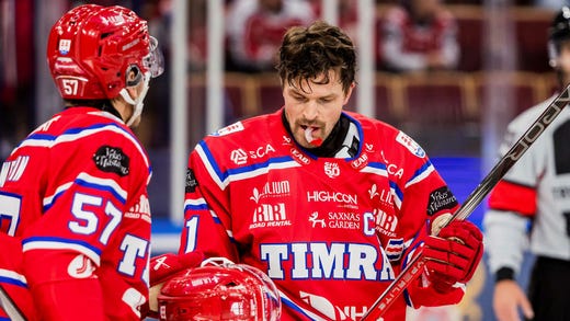 Surströmmingen har länge haft en central plats när nya spelare ska välkomnas in i Anton Landers Timrå.