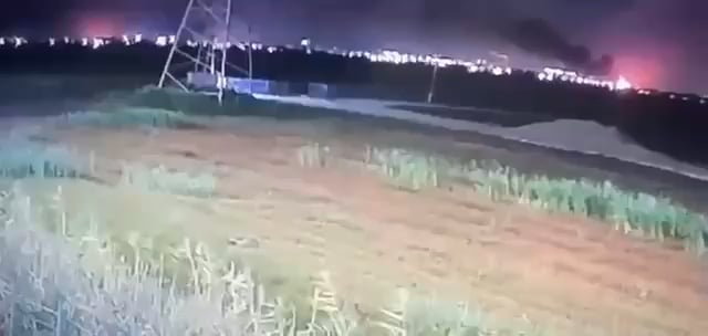 A civilian records the attack of Ukrainian UAVs on the Ilsky Oil Refinery in Russia.
