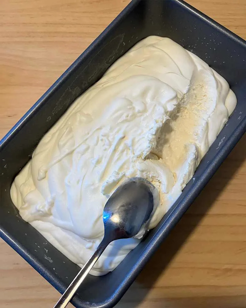 Rice koji ice cream in container.