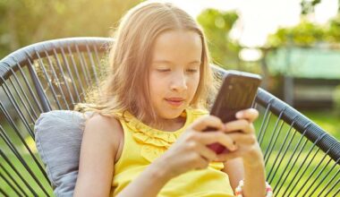 Děti a mobil - Ilustrační foto