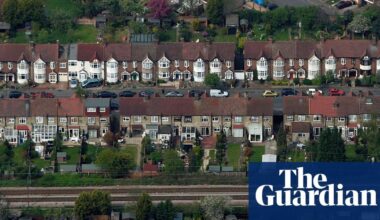 London homes 500 metres from station ‘command £42,700 premium over those 1,500 metres away’