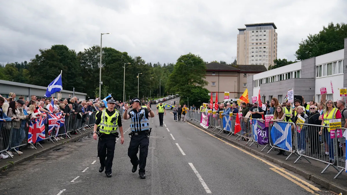Protests outside asylum hotels ‘completely unacceptable’: Swinney