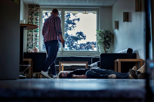 Ett hundratal elever från Norra Real deltog i den gemensamma skolattack-övningen med blåljuspersonal.