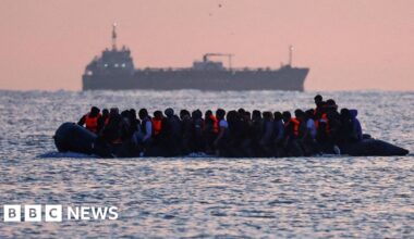 First migrant deported to France under 'one in one out' deal