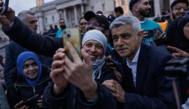 Sadiq Khan sparks fury after branding hotel protestors 'extremists’