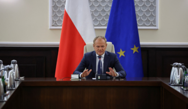 Polish Prime Minister Donald Tusk holds an extraordinary government meeting at the chancellery, with military and emergency services officials, following violations of Polish airspace during a Russian attack on Ukraine, in Warsaw, Poland, September 10, 2025. REUTERS/Kacper Pempel/File Photo