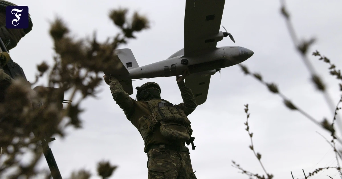 Ukraine-Liveticker: Ukraine greift russische Öl-Raffinerie an