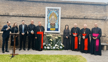 The Vatican welcomes Argentina's patron saint, the Virgin of Luján, to its gardens - ZENIT