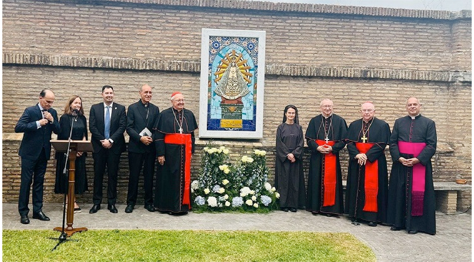 The Vatican welcomes Argentina's patron saint, the Virgin of Luján, to its gardens - ZENIT