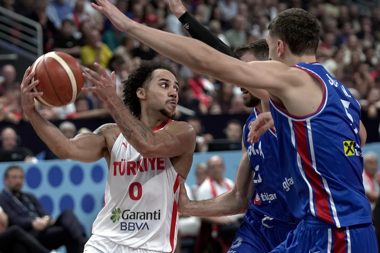 Perfect 5-0 group stage run complete as Türkiye beats Serbia 95-90 in EuroBasket 2025