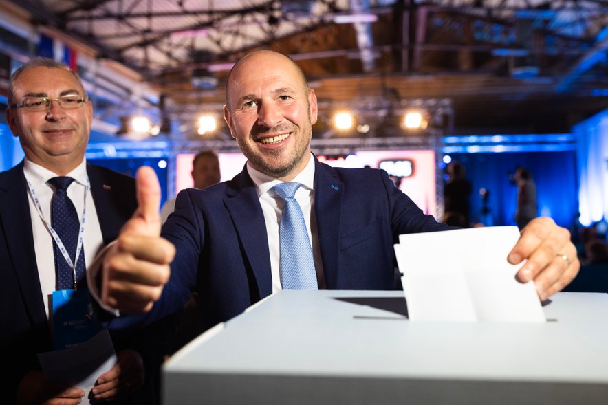 Jernej Vrtovec je novi predsednik stranke NSi