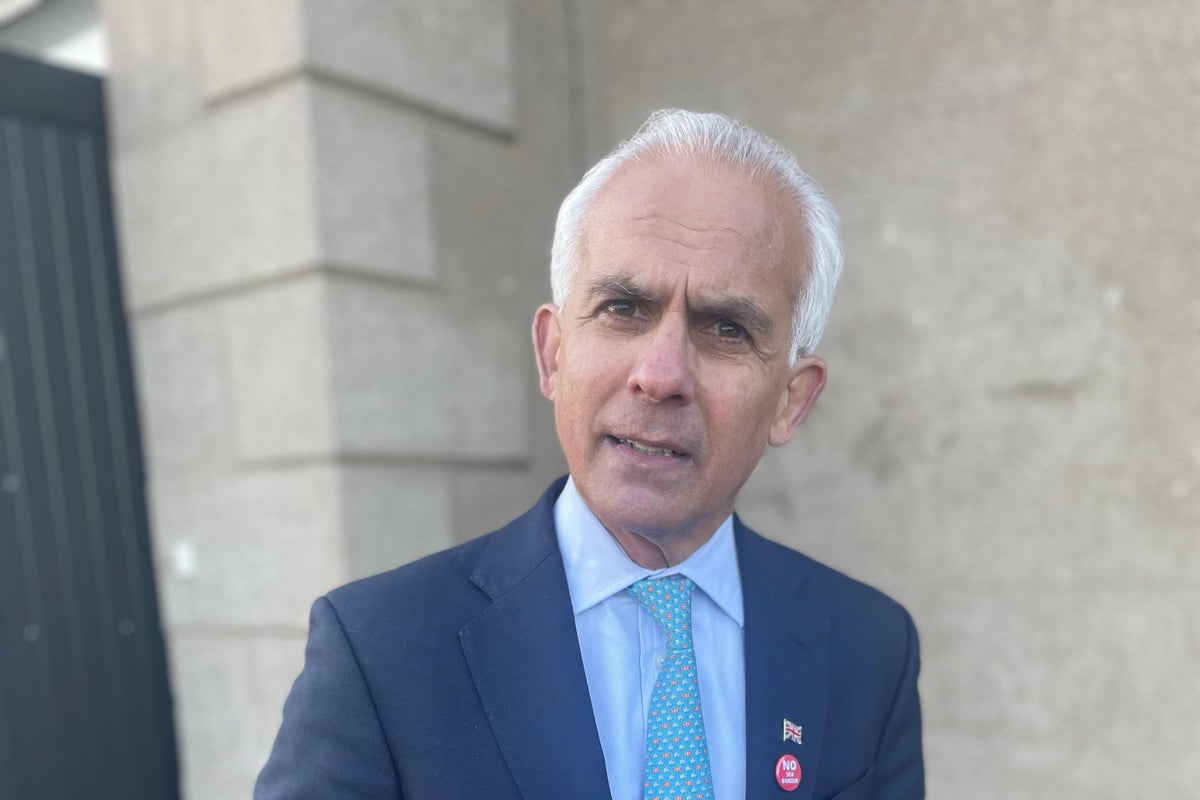 Hotel blocks launch event for party backed by Tommy Robinson and Elon Musk