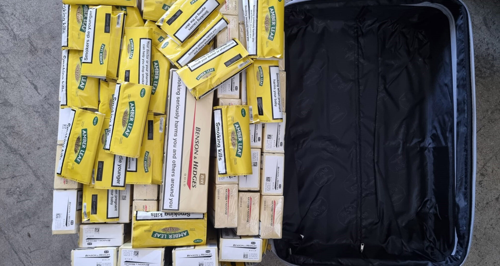 cover Smuggling across the divide