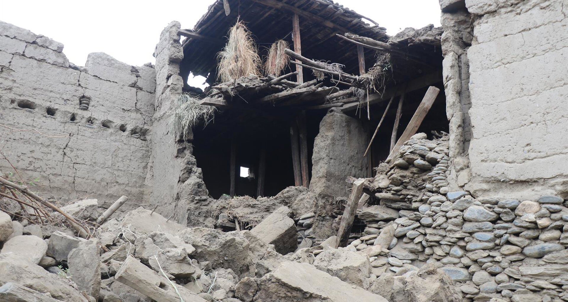 España expresa su apoyo a Afganistán tras devastador sismo con saldo de más de 1.400 víctimas