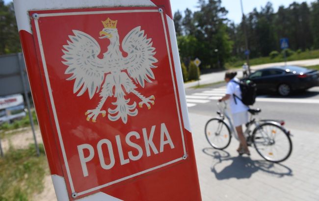 Polish foreign ministry warns citizens to evacuate Belarus