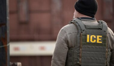 Immigrant rights group says ICE agents targeting Chicago homeless shelters for arrests