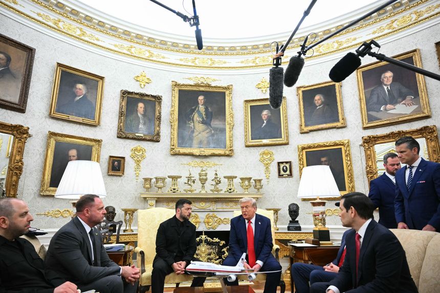 Ukrainian President Volodymyr Zelensky and US President Donald Trump participate in a meeting in the Oval Office of the White House on August 18.