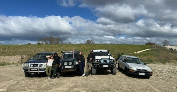 Young offroaders remove almost 400 tyres from riverbank