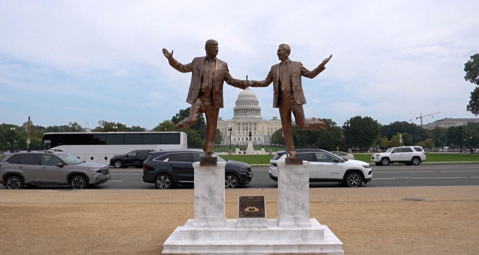 Statue of Donald Trump and Jeffrey Epstein appears in US capital | Newsfeed