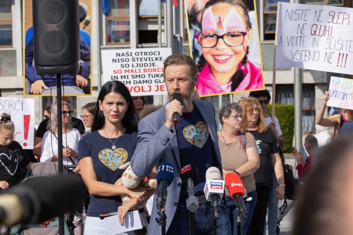 Društvo Viljem Julijan po sestanku z Mesecem: podali so štiri ključne zahteve za hitrejše rešitve za otroke