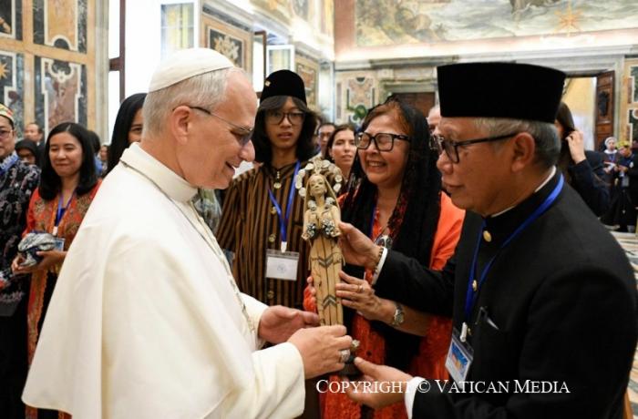 VATICAN – INDONESIA Pope spoke to Rome’s Indonesian community about ‘dialogue, respect and a shared commitment to peace and harmony’