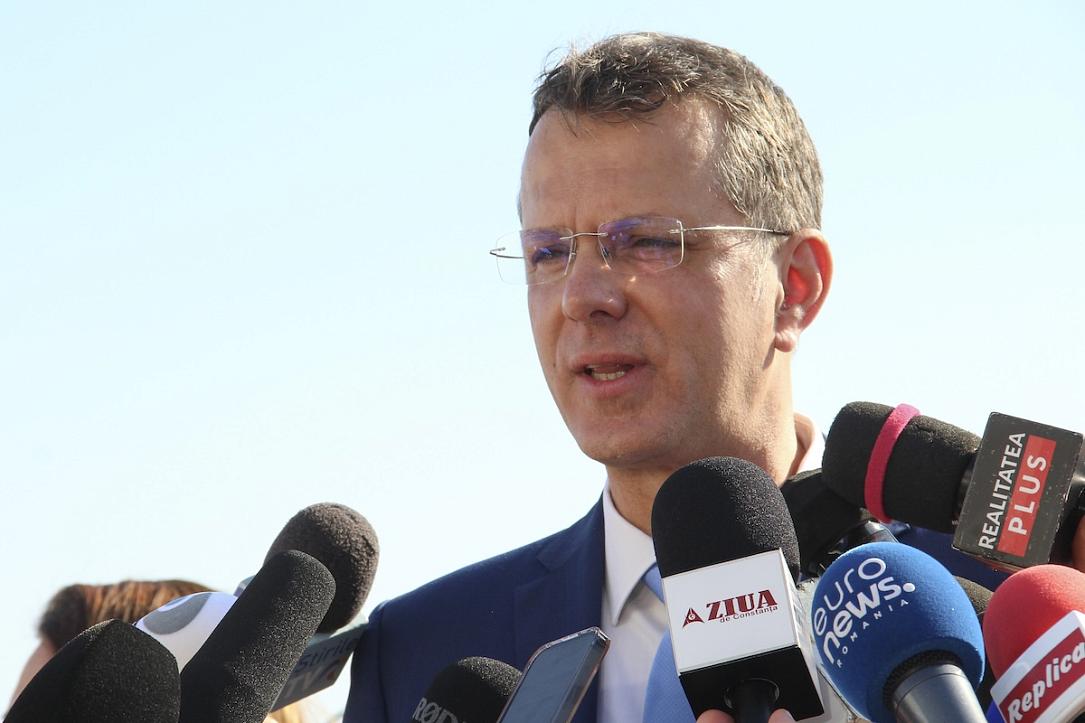 Mission commander to decide on downing intruding military drones, Romanian defense minister says
