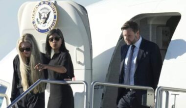 JD Vance escorts Charlie Kirk’s casket to Phoenix aboard Air Force Two - National