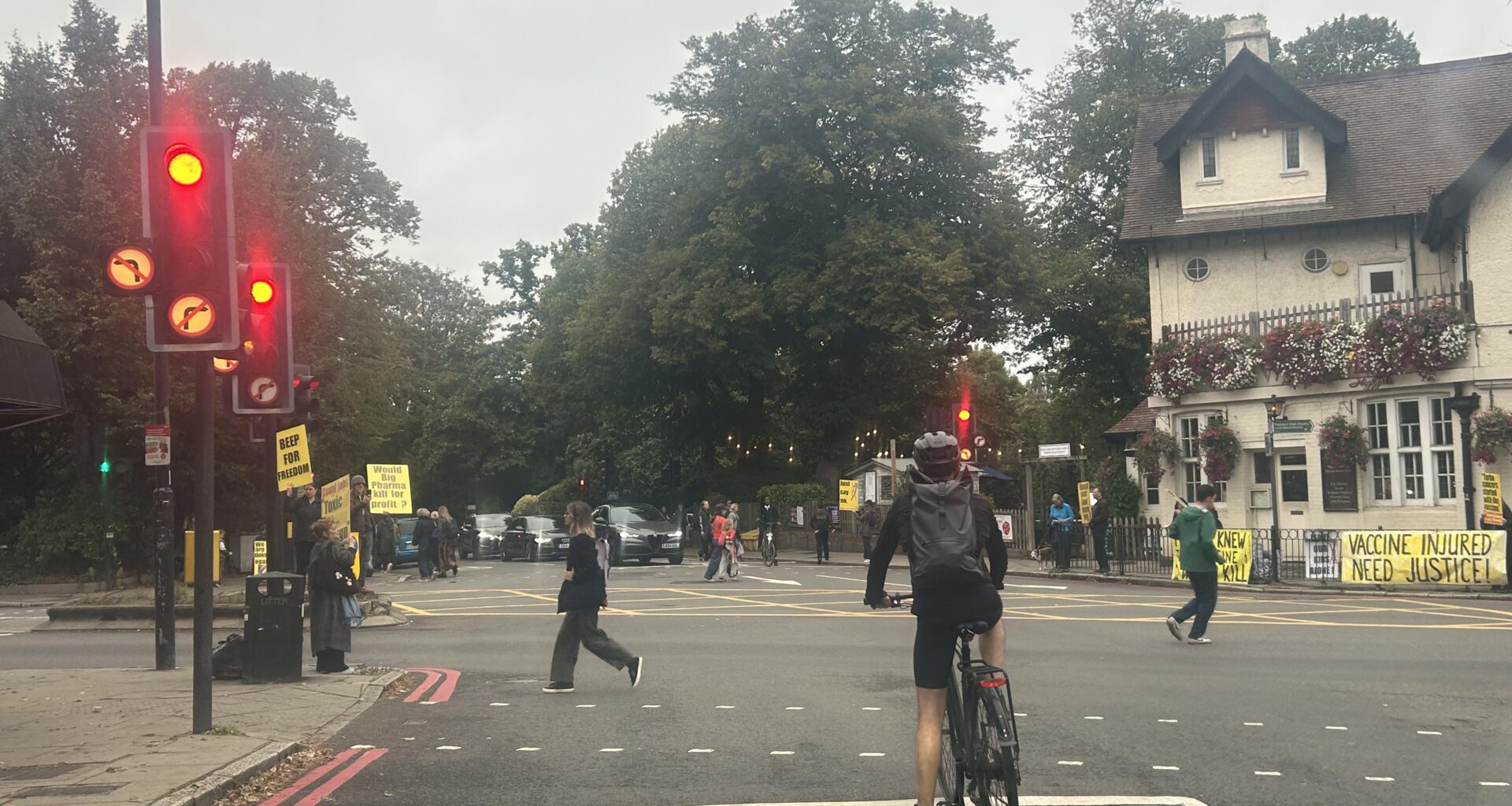 Anti-vaxxers in Highgate