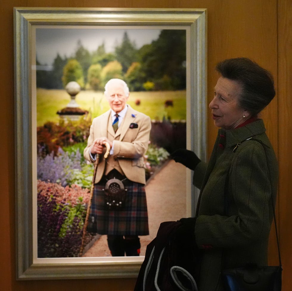 king charles breaks from decades old tradition in new royal portrait — and fans are shocked