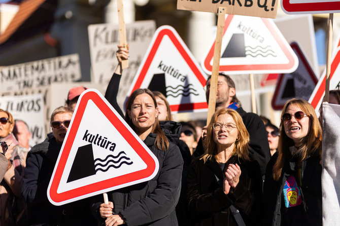 Roberto Riabovo / BNS nuotr./Kultūros bendruomenės protestas prieš kandidatą į kultūros ministrus