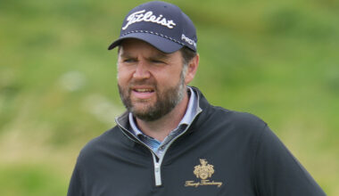 JD Vance's Cringeworthy Golf Swing Puts Trump's Unflattering Moments On The Green To Shame