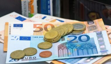 Έρχονται δύο νέα επιδόματα το φθινόπωρο – Ποιοι είναι οι δικαιούχοι και πώς θα τα λάβουν