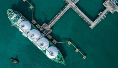 Sempra sells $10 billion stake and greenlights LNG expansion