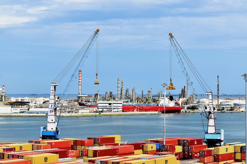 Leveraging data and intelligence to make sense of ocean freight rates