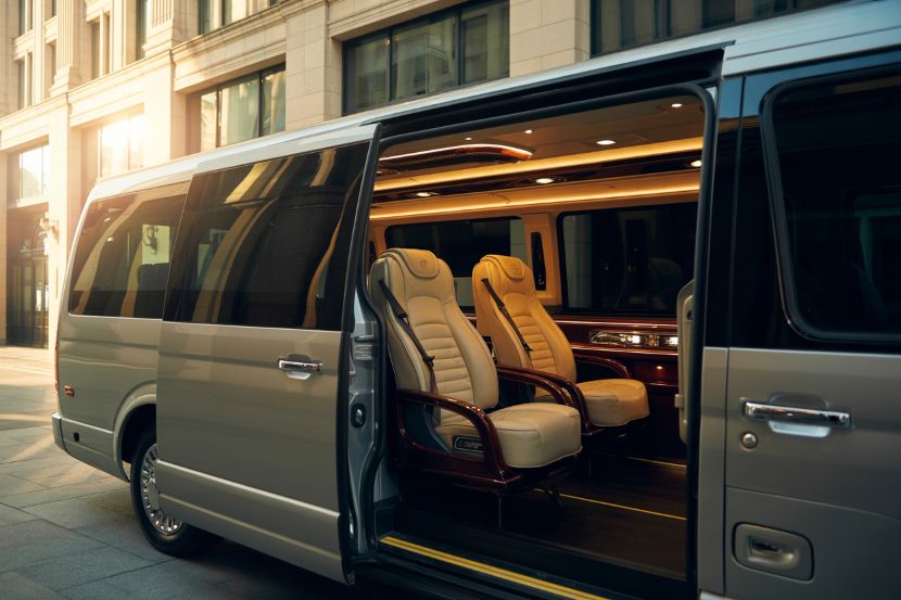 Luxembourg’s 8Rental Introduces Luxury Minibuses and Executive Coaches for Group Travel